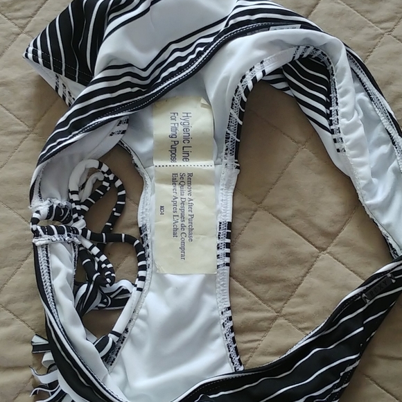 4/$20๐ Roxy bikini bottom - Picture 5 of 5